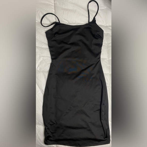 Black mini dress - Picture 2 of 2